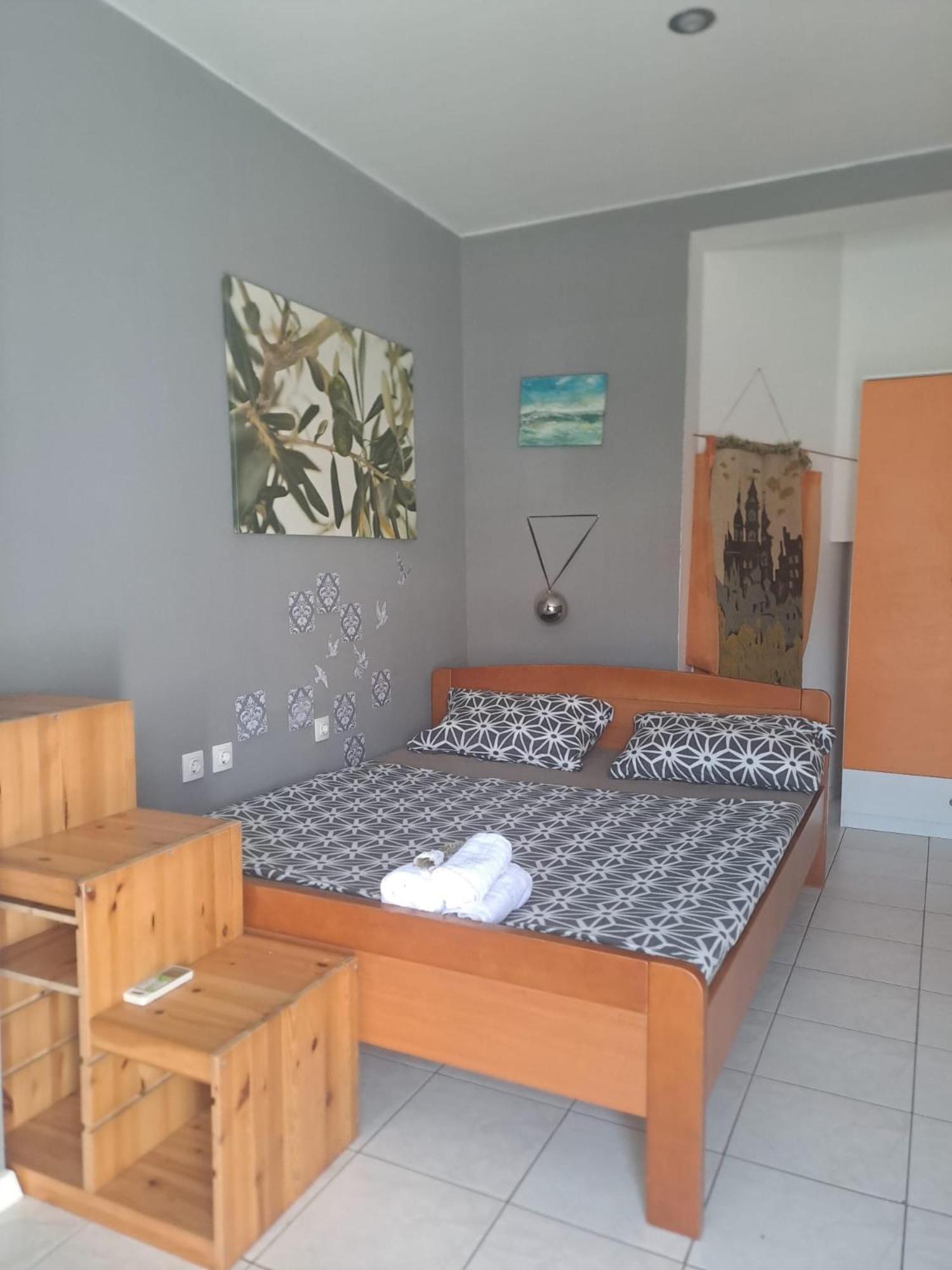 Konoba Yan Apartman Póla Kültér fotó
